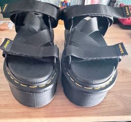 Dr. Martens Adult Kimber II  size 5