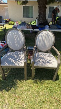Set of dining chairs
