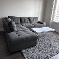 Couch/Sectional sofa 