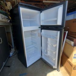 Magic Chef 4.5 Cu. Ft. Mini Fridge with Freezer