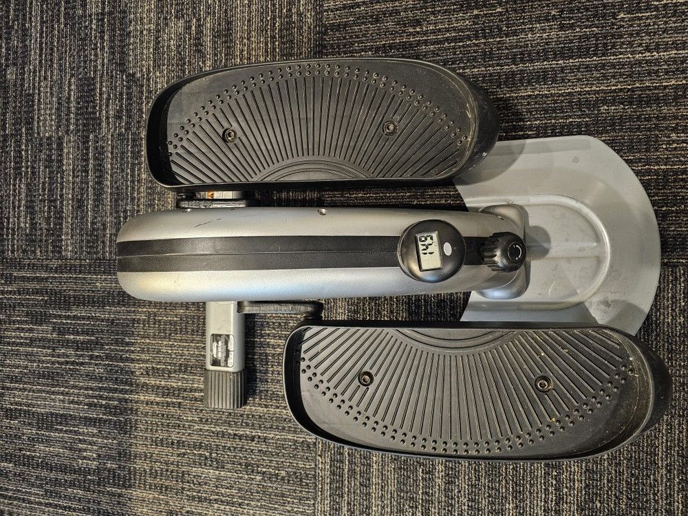 Compact Elliptical Machine