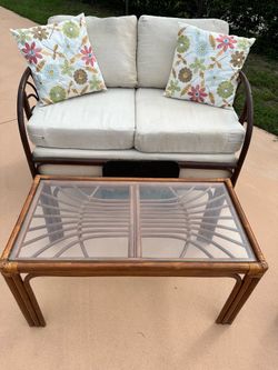 Outdoor love seat and table