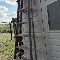 8ft Wood Ladder