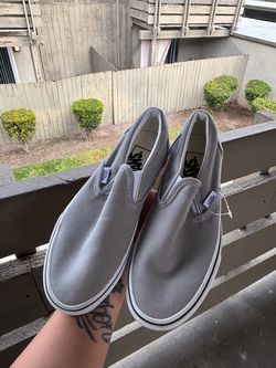 Women’s grey vans