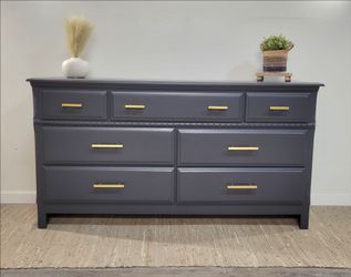 Vintage 7-Drawer Dresser — Modern Charcoal Finish
