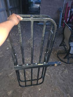 Hitch cargo carrier