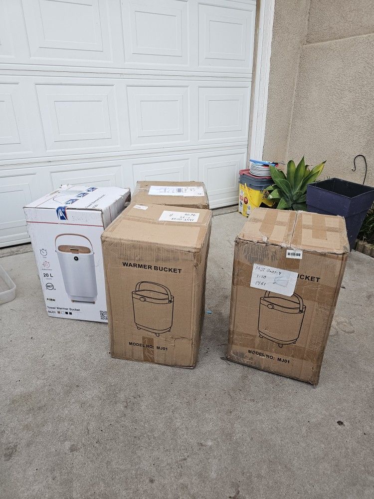 Towel Warmer Bucket New In The Box $50 For Each Price Is Firm