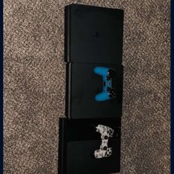 2 PS4 Slims 1 Original PS4 
