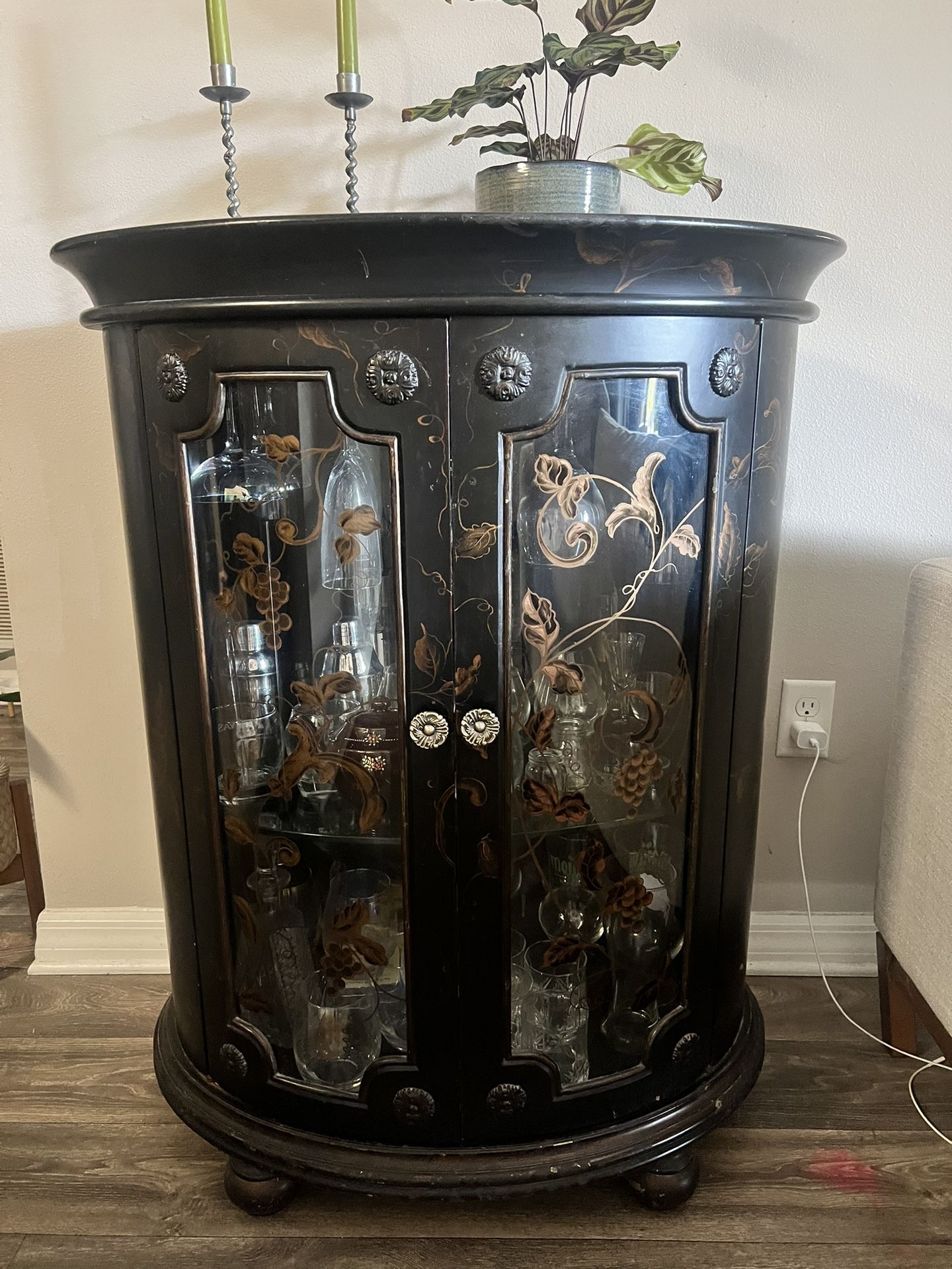 Beautiful Bar Unit