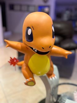 Charmander Pokémon Collectible Vinyl Figure Life Size