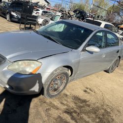Parts 2003 Nissan Altima For Parts Only 