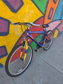 Legend Pacific mountain bike Shoot an offer or trade for bike if you're interested in the bike