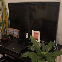 35 Inch Flat Screen TV