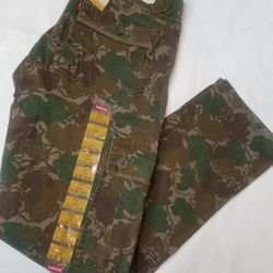 Boy Levi's Cargo Pants , Size 18 Regular