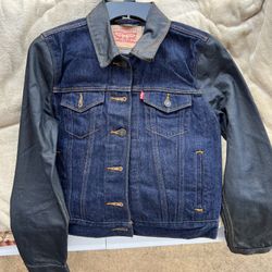 Levi’s Denim Jacket ( Blue-Black)