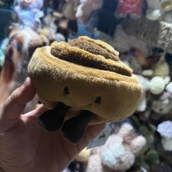 Jelly Cat amuseables cinnamon bun