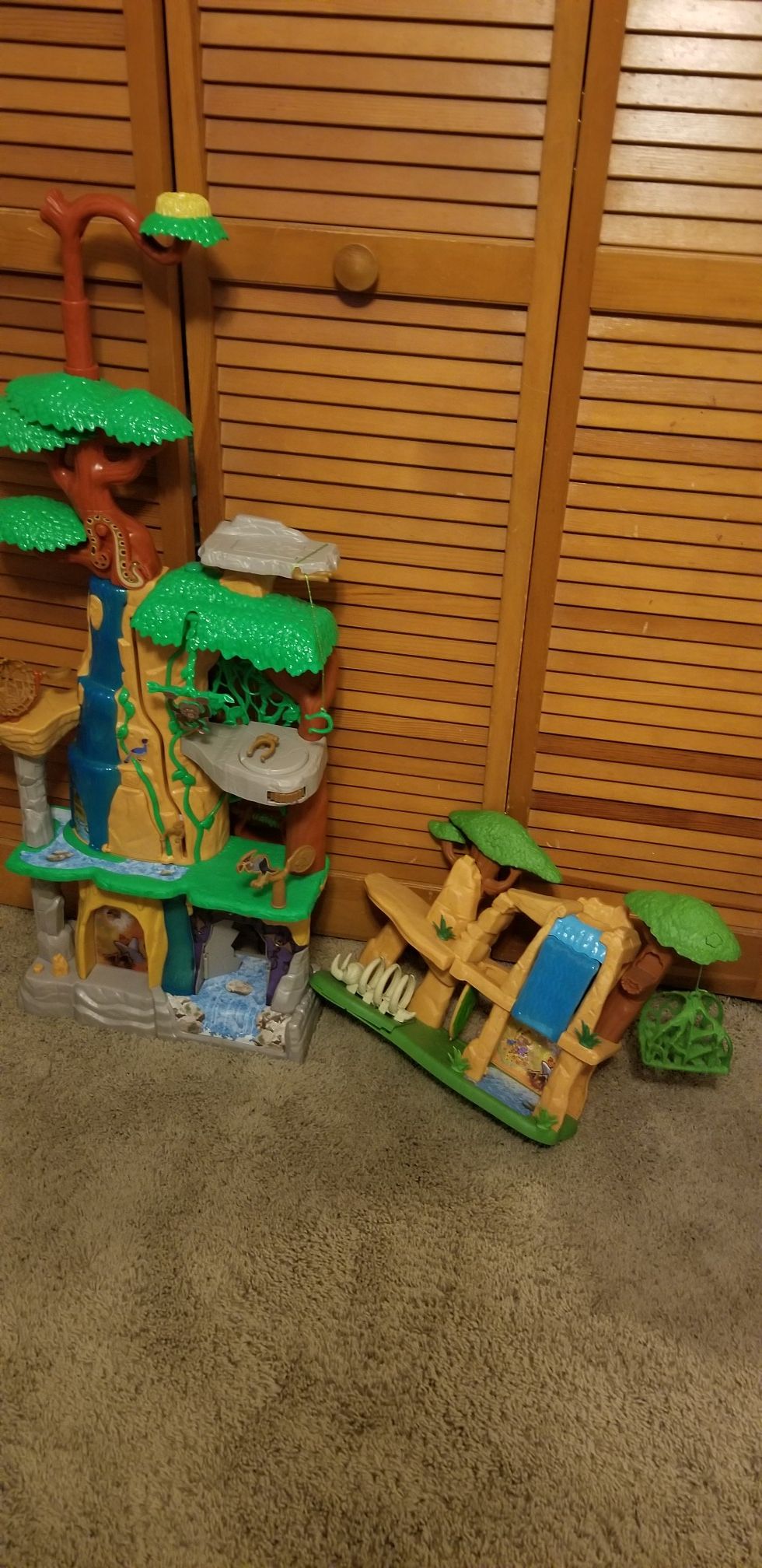 LionGuard playsets with animal figures.