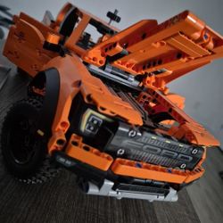 LEGO TECHNIC: Ford F-150 Raptor 42126 Assembled