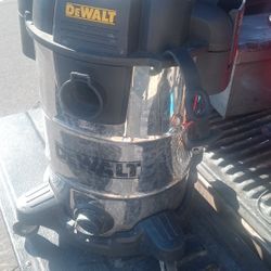 19

Dewalt DXV08SA Stainless Steel Wet/Dry 8-Gallon 5 HP Vacuum

