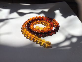 Amber beaded necklace in graduating colors
