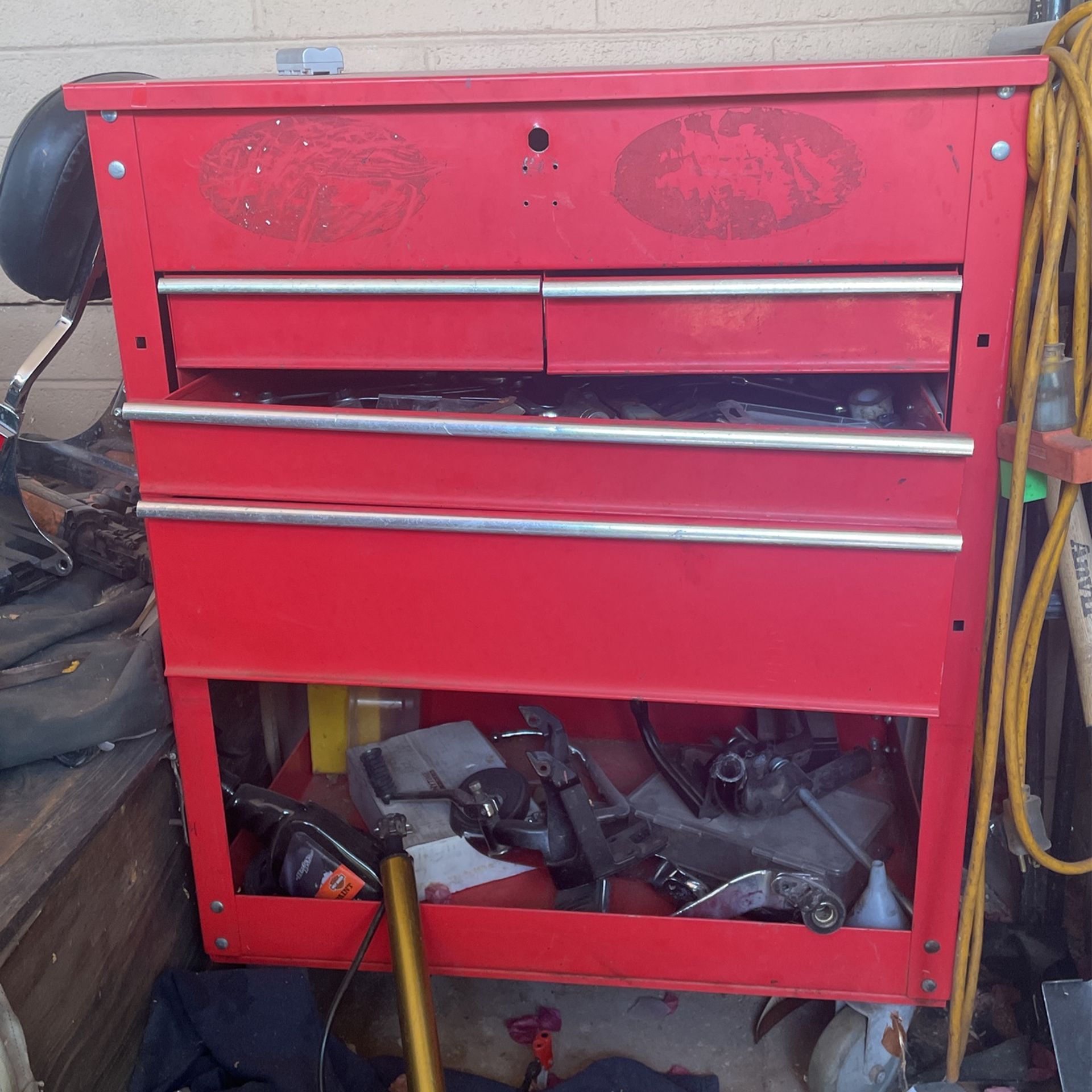 Portable tool box
