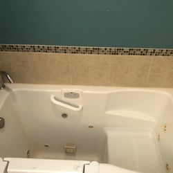 Jacuzzi Walk-In Whirlpool Bath