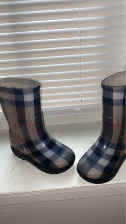 Kids Burberry rain boots size 8c