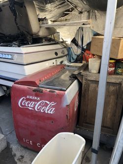 Coca-Cola cooler and it works. I need some detailing but otherwise a.