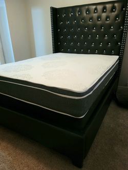 NEW QUEEN-SIZE PILLOW TOP MATTRESS AND BOX SPRING