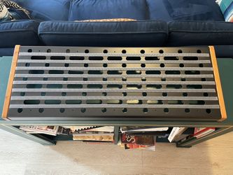 Emerson Large Pedalboard With Power Module 12x32inch