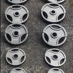 FULL  SET  OF  OLYMPIC   FITNESS  GEAR  EASY  GRIP  PLATES  (PAIRS OF)  :  45s  35s  25s  10s  5s  2.5s 