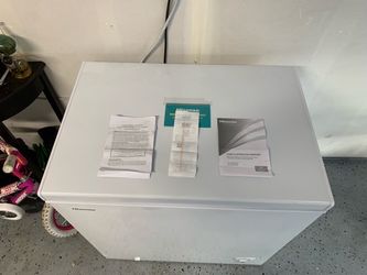 Hisense 7 Cu Ft Chest Freezer White - compact, Energy-efficient freezer ideal for bulk food storage in homes, garages, and small spaces