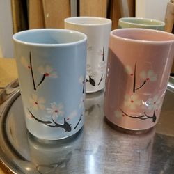 Super Cute Set Up For Porcelain Vases