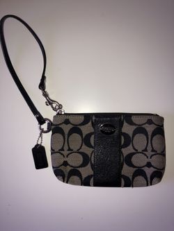 Coach Wallet Wristlet (AUTHENTIC!!)