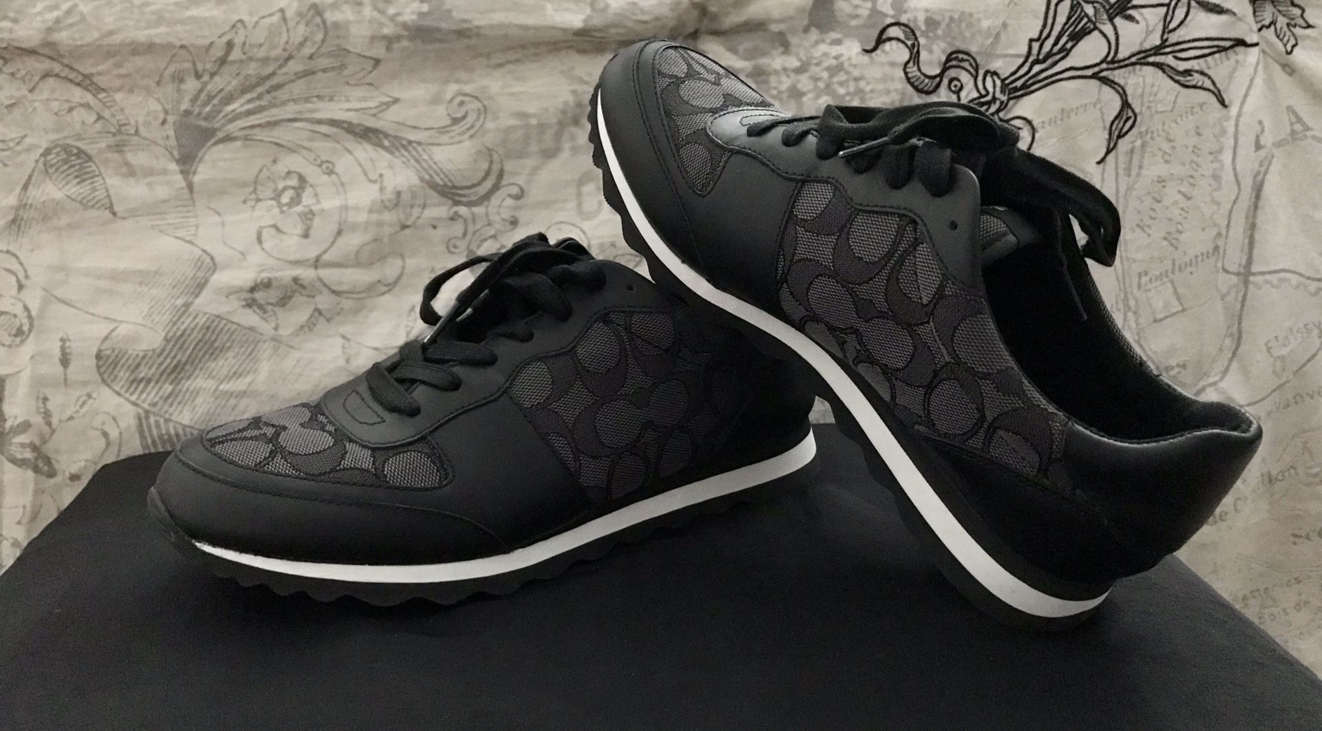 Coach Signature Jogger- Size 9, Smoke/Black