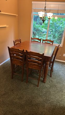 Oak Dining Table w/ Leaf - 6 Chairs