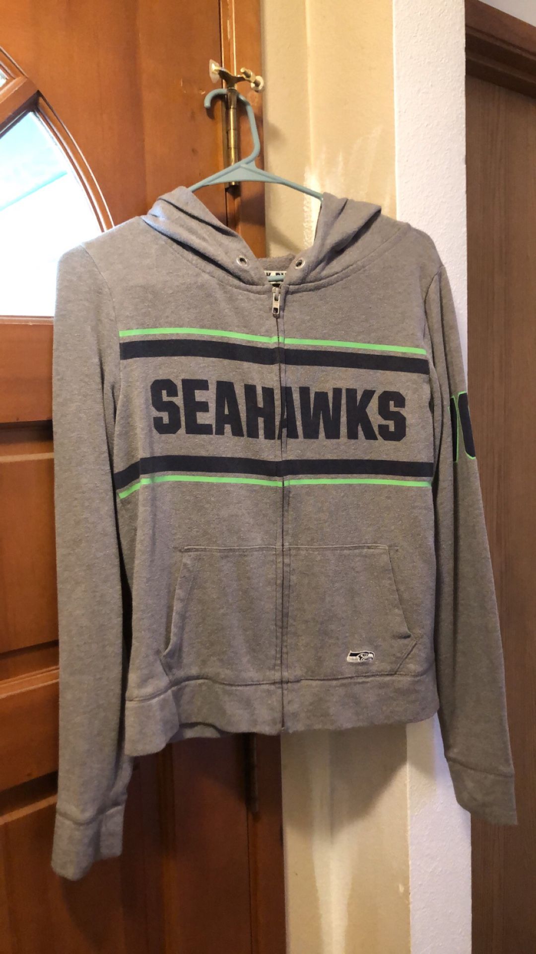 Seahawks zip up