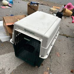 Medium Sized Dog Crate With Feeding Tray