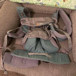 ErgoBaby Infant Carrier / Baby Carrier