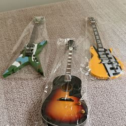 Mini guitars toys set of 3