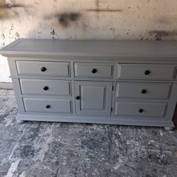 DRESSER- GRAY