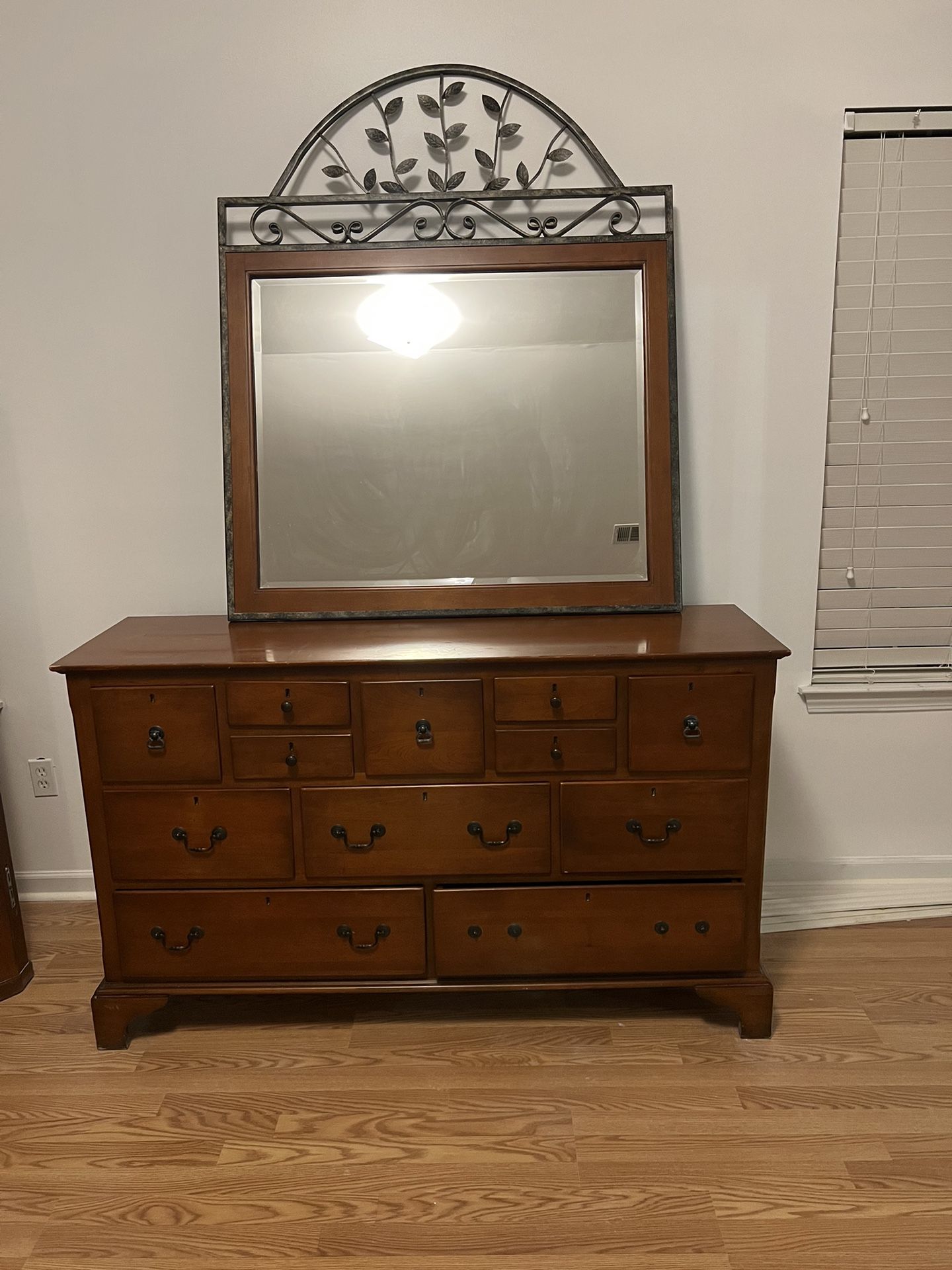 5 Pieces Bedroom Set for Sale in Smoke Rise, GA OfferUp