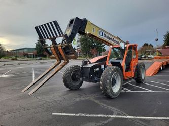 JLG 742 (Reach Forklift W/ Swing Carriage)