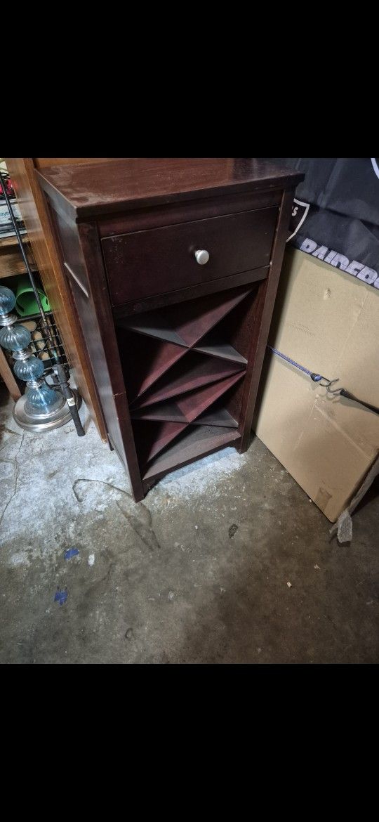 Wine holder, withdrawer.
