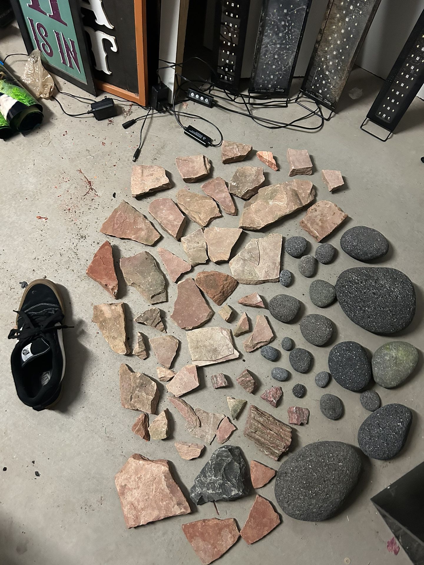 Aquarium / Terrarium Rocks (Price Per Pound)