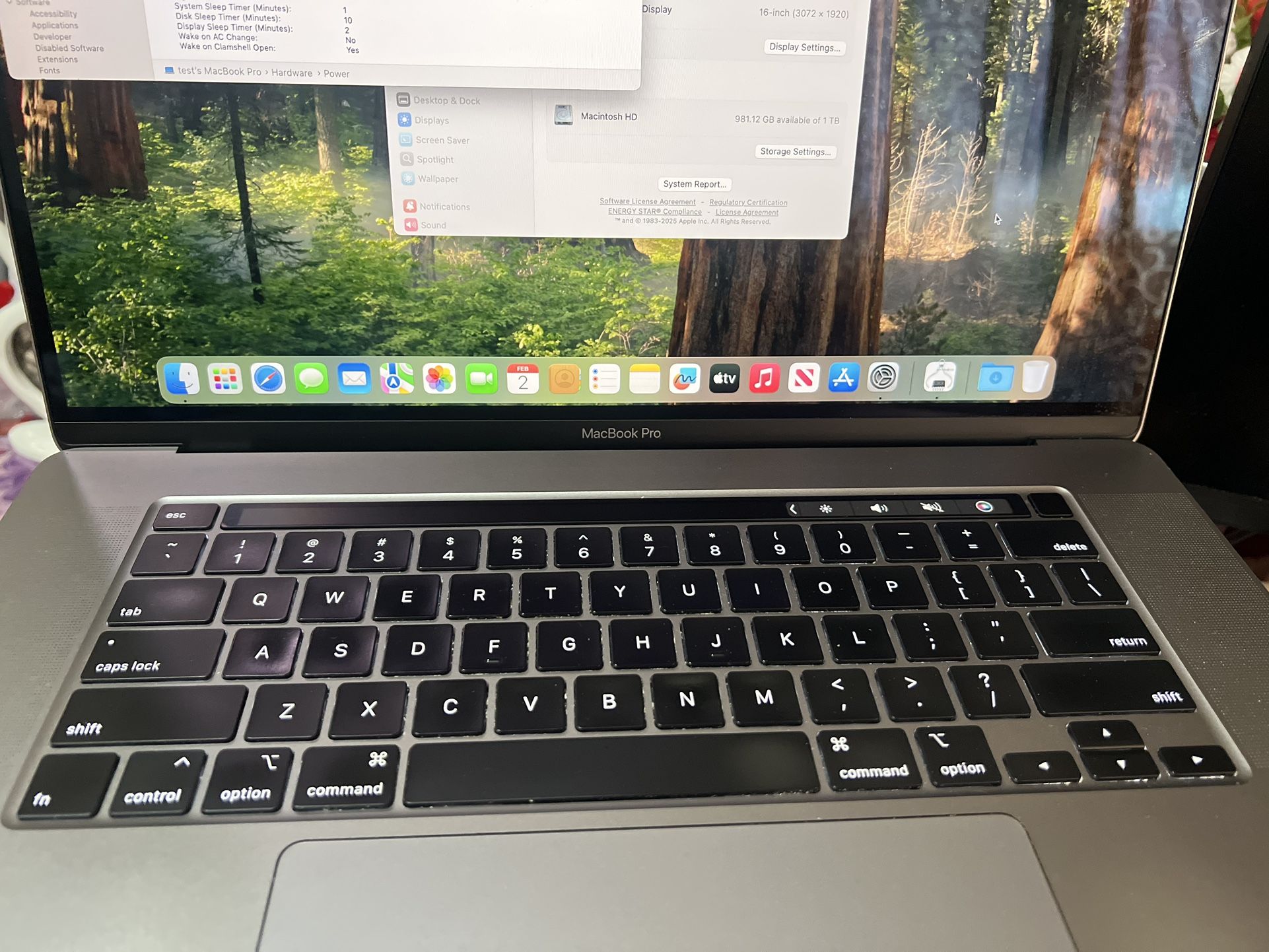 Macbook Pro 16 Inch - 1 TB