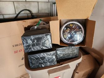 5.75" L.E.D LIGHT SET