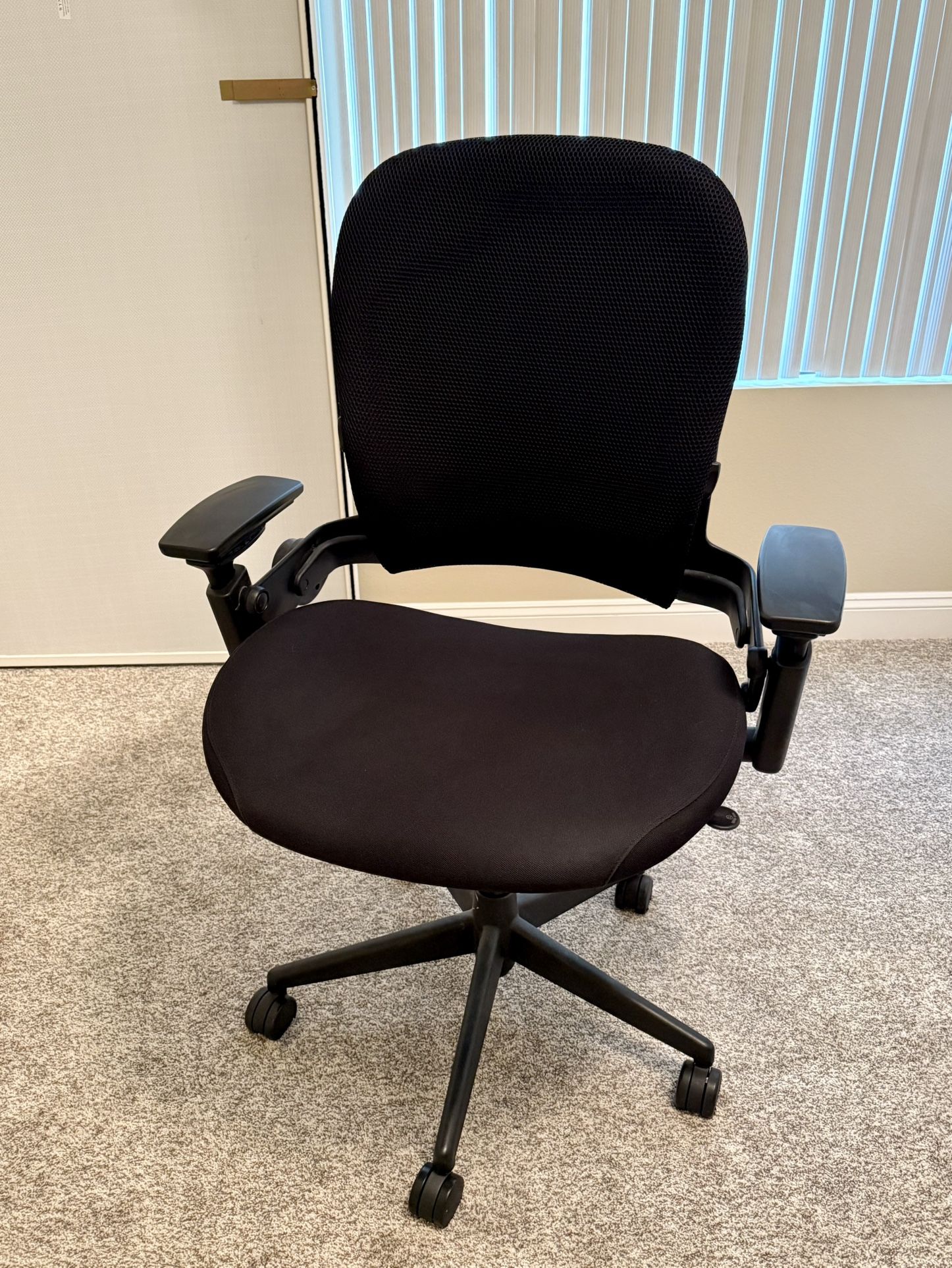 Steelcase Leap V2 XL/Plus Ergonomic Computer Chair - Black
