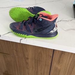 Kyrie Sz 11 Worn Twice No Box