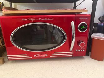 Vintage-look small, red microwave (only 4mos old!!)